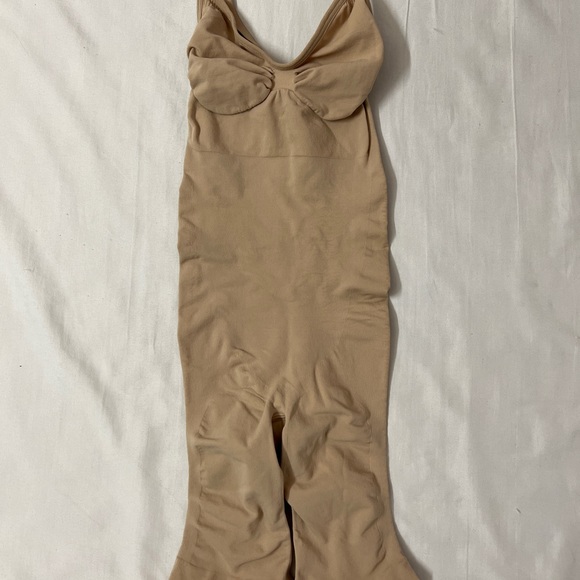 SKIMS Intimates & Sleepwear Skims Sculpting Bodysuit Mid Thigh W